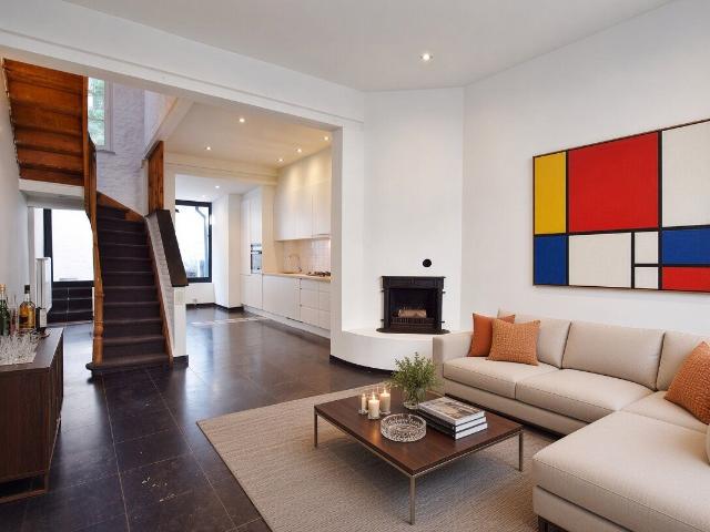 Close to CEE UE, lovely town house