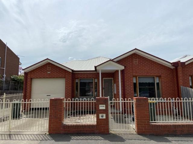 CLOSE TO COSMOPOLITAN PAKINGTON STREET