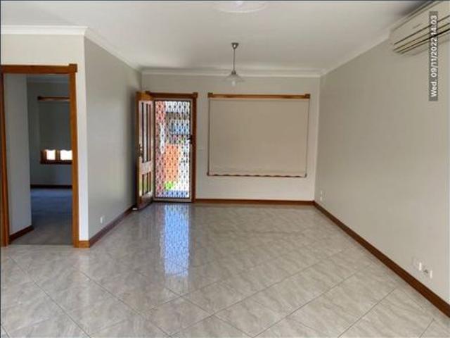 CLOSE TO COSMOPOLITAN PAKINGTON STREET