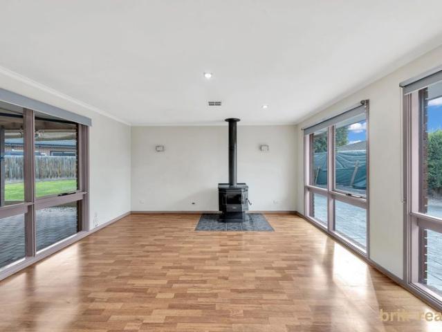 Close to Craigieburn Station!