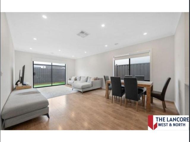 Close to Donnybrook Station, Schools and Parks