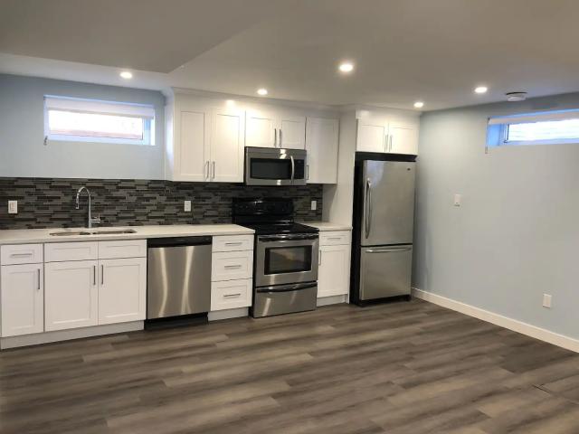 Legal Suite Separate Entrance Modern 2 Bedroom 1 Bath Close to Downtown
