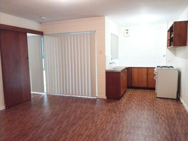 CLOSE TO EVERYWHERE @$495 per week