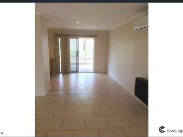 CLOSE TO HOLSWORTHY STATION & SHOPPING VILLAGE