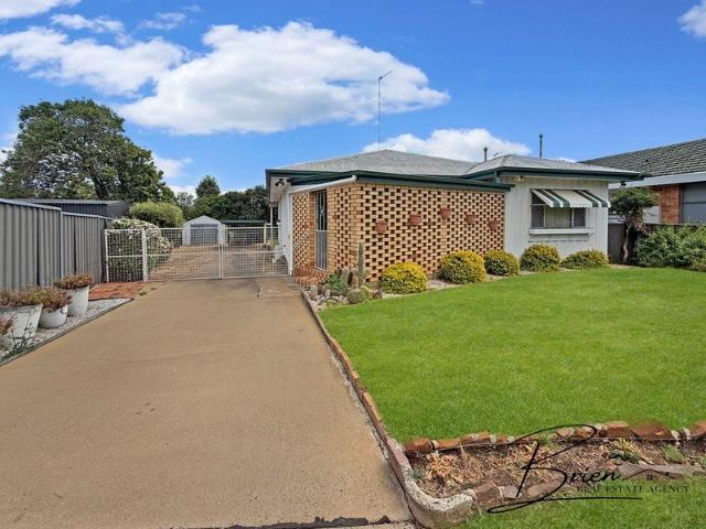 Close to Hospital & Tafe
