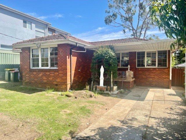 Close To Main Arterial Roads!