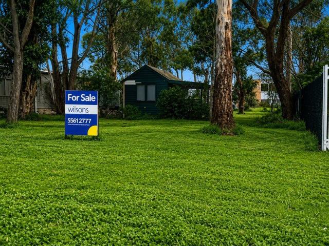 CLOSE TO MORTLAKE CBD