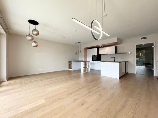 Close to NATO and all amenities !