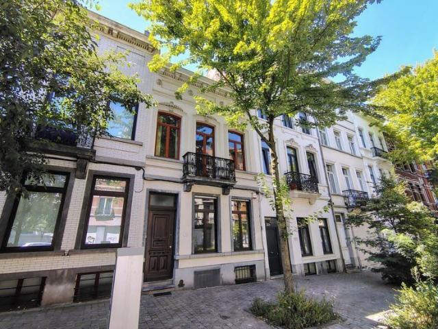 Close to Place Meiser and all amenities