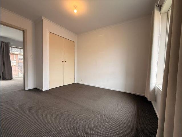 Close to Public Transport, Schools and Shopping Facilities