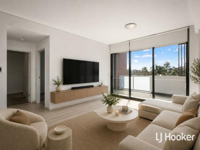 Close to Rouse Hill Town Centre!