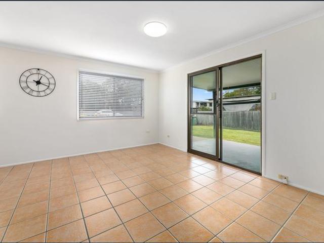 Close to School, Shops and Transport