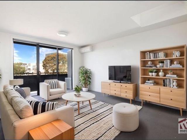 CLOSE TO SCHOOLS, SHOPS & PUBLIC TRANSPORT!
