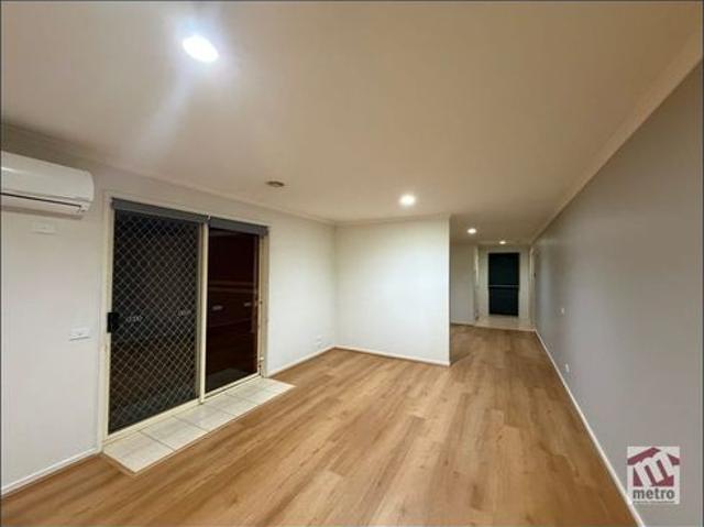 CLOSE TO SCHOOLS, SHOPS & TRANSPORT!