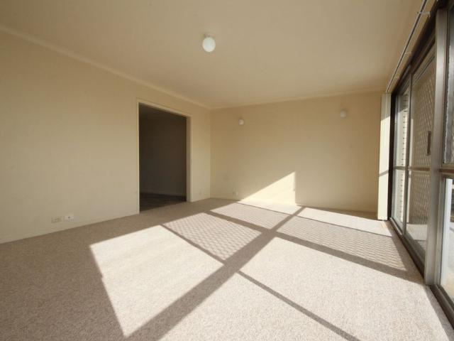 CLOSE TO SCHOOLS & SHOPS!
