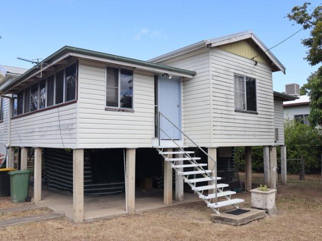 CLOSE TO SHOOLS, HOSPITAL AND SHOP
