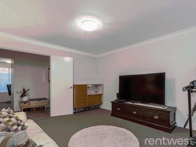 Close to Shops & Amenities