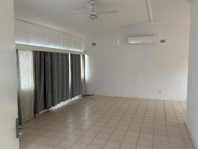 Close to Shops & School