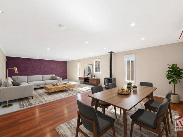 CLOSE TO SHOPS, STATION & PARKS!
