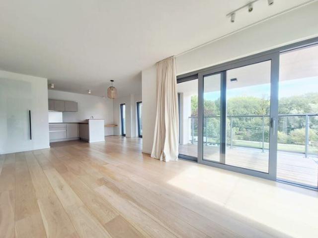 close to shopping and metro Roodebeek
