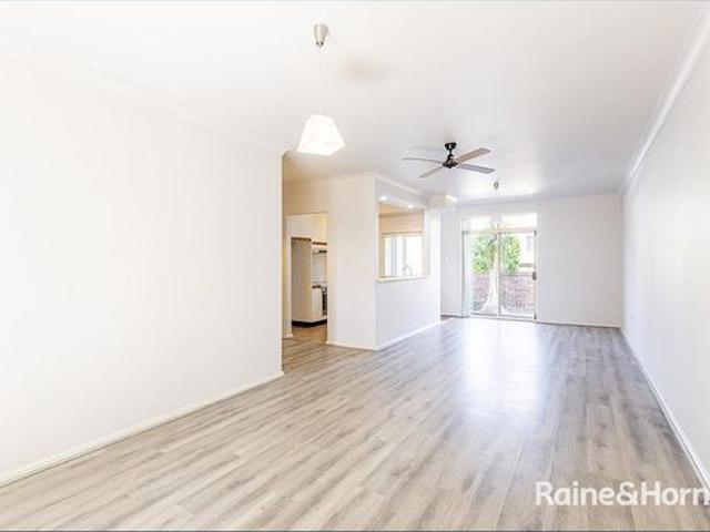 Close Proximity To The Beach, Public Transport and Freeway Access