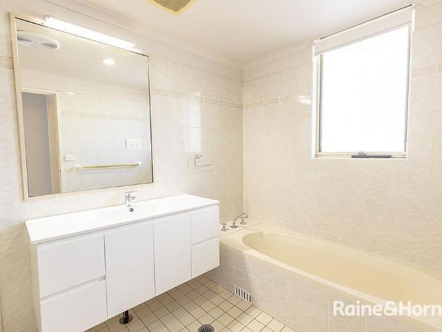 Close Proximity To The Beach, Public Transport and Freeway Access