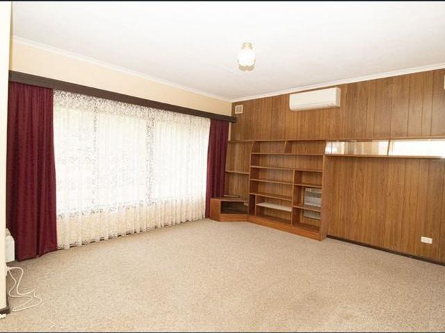Close Proximity To The Hospital! One Weeks Free Rent!