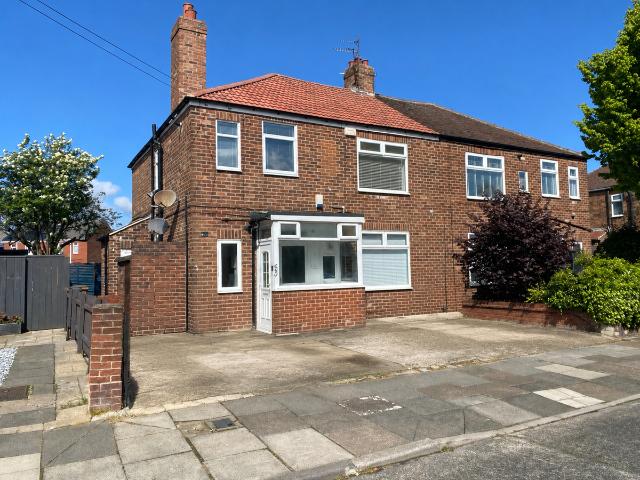 Closefield Grove, Whitley Bay NE25, 2 bed flat to rent, £800 pcm | PrimeLocation