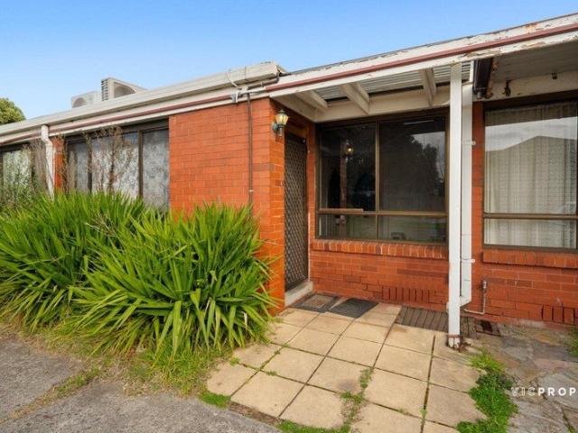 CLOSING DATE SALE UNLESS SOLD PRIOR TUESDAY 6th OCTOBER AT 6:00PM