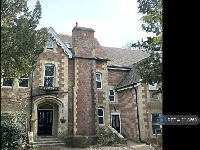 Clatterford Road, Newport, PO30 3 bed flat to rent £995 pcm £230 pw
