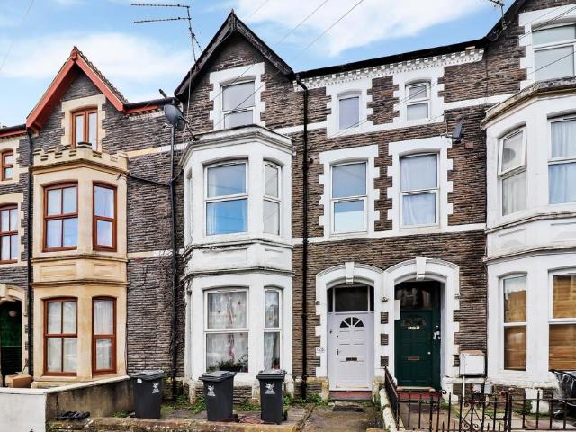 Claude Road, Cardiff, CF24 4 bed flat to rent £1,640 pcm £378 pw