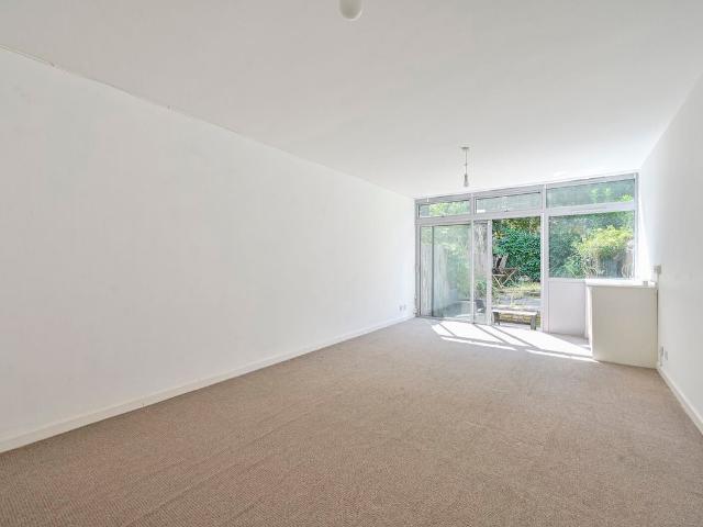 Claudia Place, Southfields, London SW19, 2 bed maisonette to rent, £2,350 pcm | PrimeLocation