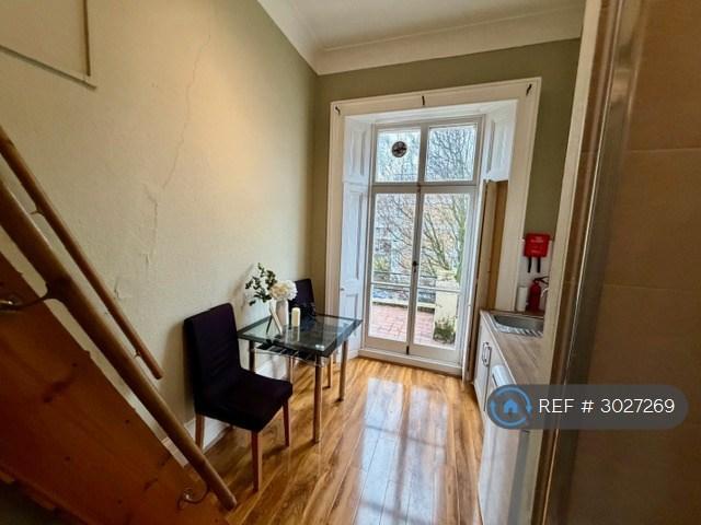 Claverton Street, London, SW1V 1 bed in a house share to rent £900 pcm £208 pw