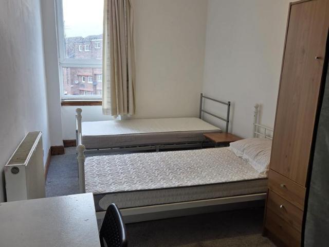 Clavering Street, Paisley PA1 1 bed house of multiple occupation to rent £550 pcm £127 pw