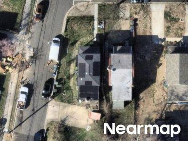 Clay St NE