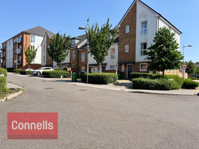 Clay Vale, Horsham RH12, 3 bed property to rent, £2,350 pcm | PrimeLocation