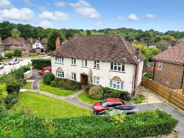 Claygate Lane, Esher KT10, 2 bed flat to rent, £1,475 pcm | PrimeLocation