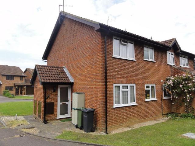 Clayhanger, Guildford, GU4 1 bed terraced house to rent £1,250 pcm £288 pw
