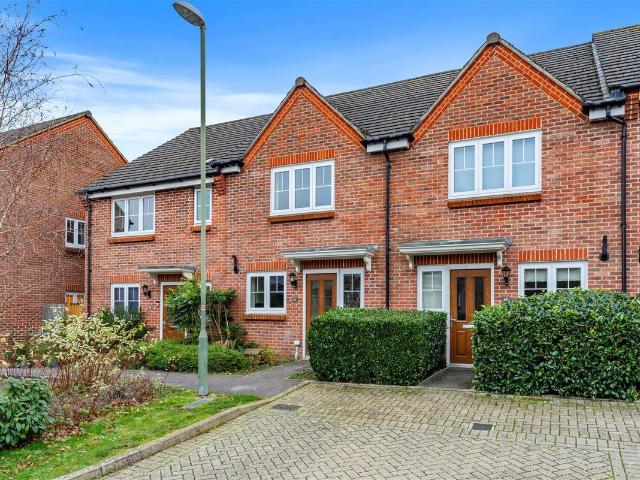 Clayhanger, Guildford GU4, 2 bed property to rent, £2,000 pcm | PrimeLocation
