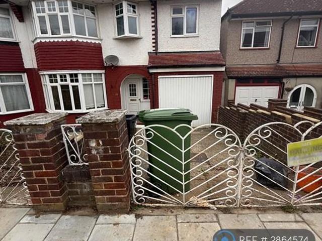 Clayhill Crescent, London, SE9 4 bed semi detached house to rent £2,800 pcm £646 pw