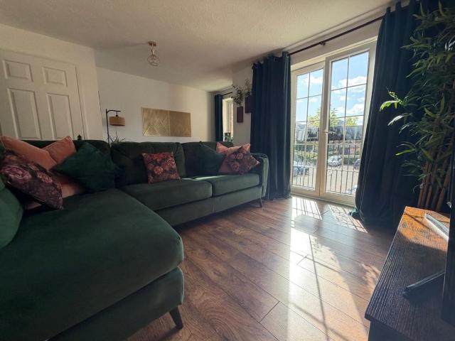 Claymore Place, Cardiff Bay CF11, 2 bed flat to rent, £1,000 pcm | PrimeLocation