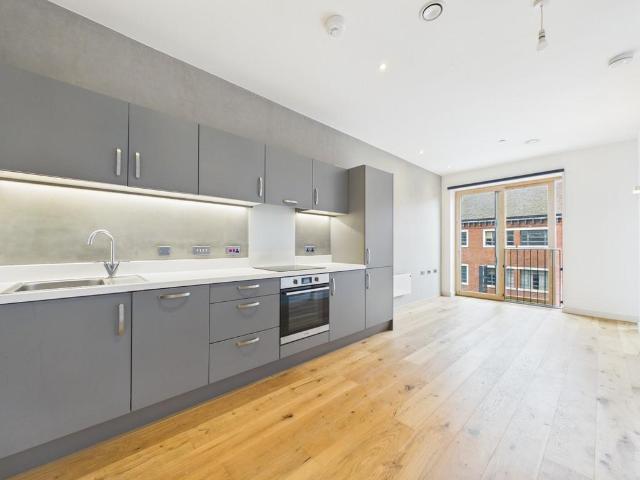 Clayworks, Hanley Studio to rent £825 pcm £190 pw