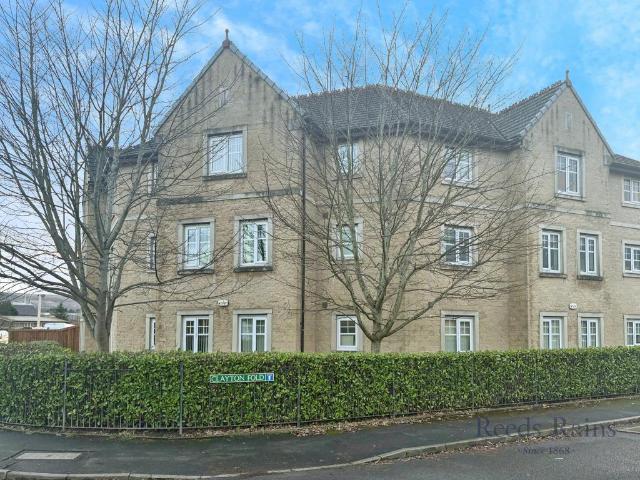 Clayton Fold, Lancashire BB12 2 bed apartment to rent £700 pcm £162 pw
