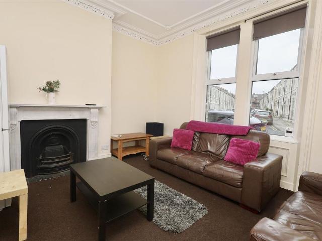 Clayton Park Square, Newcastle Upon Tyne NE2, 6 bed shared accommodation to rent, £4,030 pcm | PrimeLocation