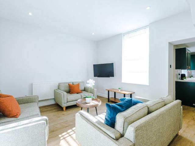 Clayton Park Square, Newcastle NE2, 8 bed terraced house to rent, £732 pppm | PrimeLocation