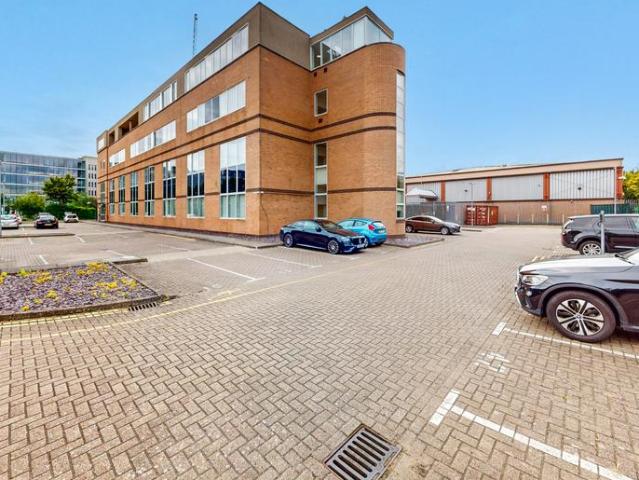 Clayton Road, Hayes UB3 1 bed apartment to rent £1,395 pcm £322 pw