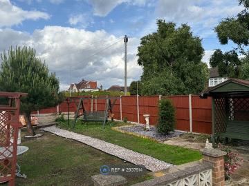 Clayton Road, London KT9, 3 bed bungalow to rent, £2,500 pcm | PrimeLocation