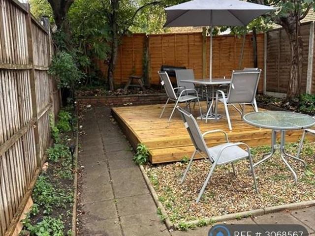 Clayton Road, London, SE15 5 bed semi detached house to rent £4,767 pcm £1,100 pw