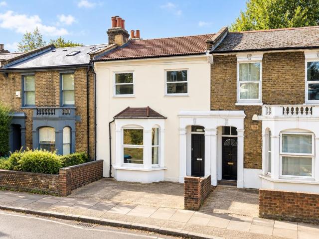 Clayton Road London SE15 5 bed semi detached house to rent £4,750 pcm £1,096 pw