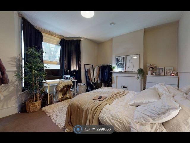 Clayton Road, London SE15, 6 bed semi detached house to rent, £5,200 pcm | PrimeLocation